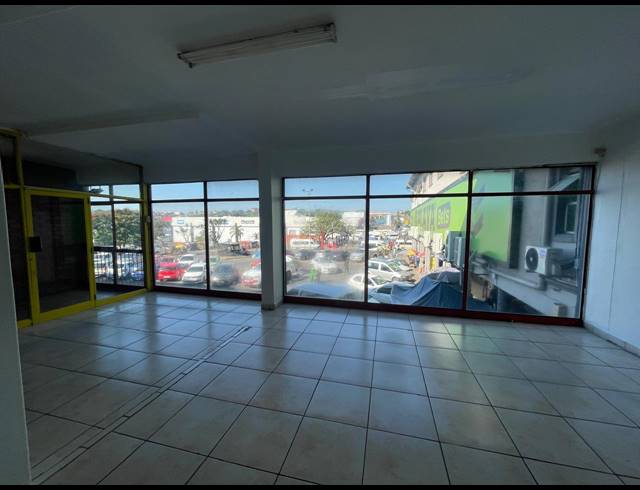 80M² RETAIL TO LET IN STARWOOD